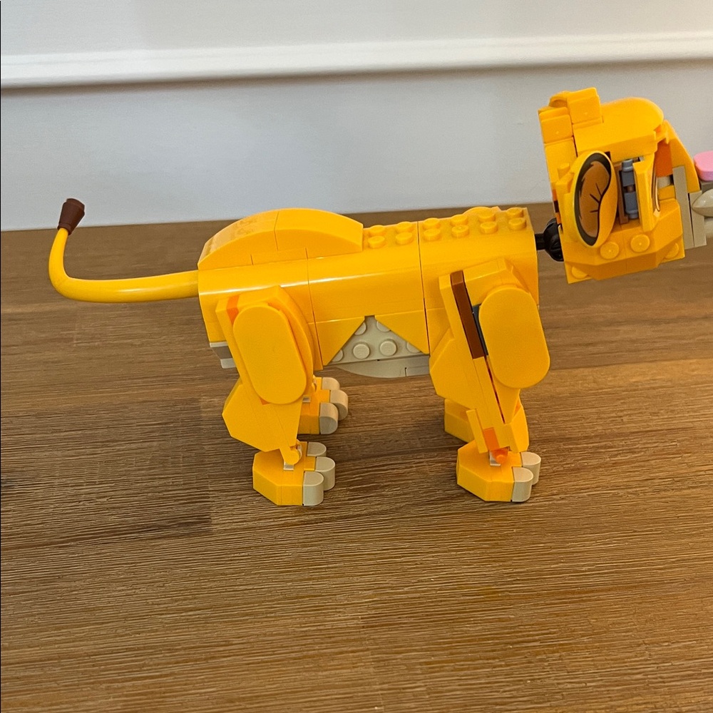 LEGO Disney Simba the Lion King 43243 Already Built - Picture 4 of 8